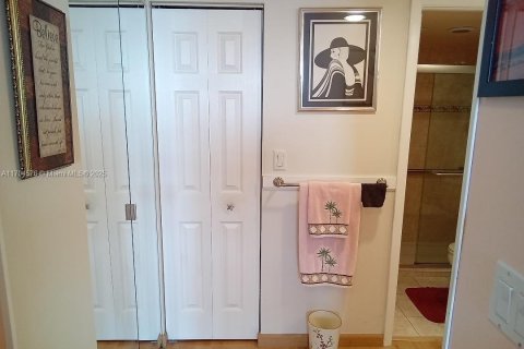 Condominio en venta en Pembroke Pines, Florida, 2 dormitorios № 1977320 - foto 29