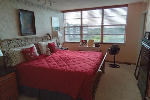 Condominio en venta en Pembroke Pines, Florida, 2 dormitorios № 1977320 - foto 24