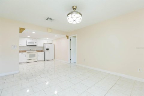 Villa ou maison à vendre à Clearwater, Floride: 2 chambres, 122.07 m2 № 1680650 - photo 14