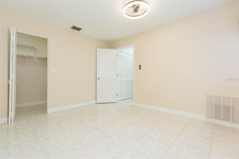 Villa ou maison à vendre à Clearwater, Floride: 2 chambres, 122.07 m2 № 1680650 - photo 24