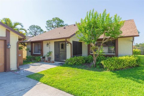 Villa ou maison à vendre à Clearwater, Floride: 2 chambres, 122.07 m2 № 1680650 - photo 2