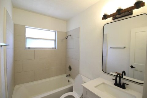 House in Gainesville, Florida 3 bedrooms, 89.19 sq.m. № 1783150 - photo 11