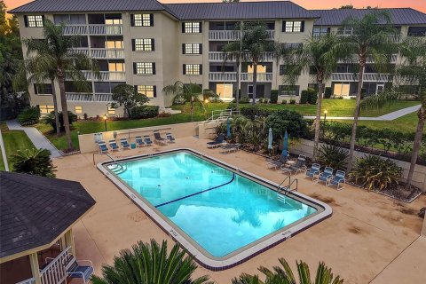 Condo in Mount Dora, Florida, 2 bedrooms № 2422681 - photo 3