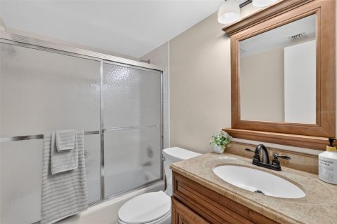 Condo in Mount Dora, Florida, 2 bedrooms № 2422681 - photo 30