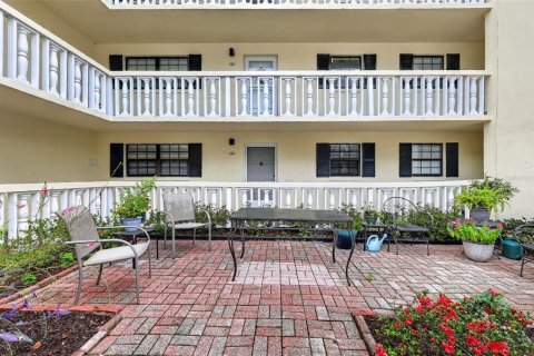 Condo in Mount Dora, Florida, 2 bedrooms № 2422681 - photo 4