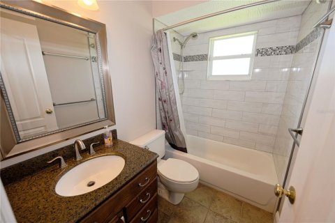 Villa ou maison à louer à Bradenton, Floride: 3 chambres, 159.42 m2 № 1907504 - photo 19