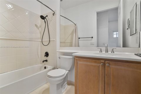 House in Davie, Florida 5 bedrooms, 398.09 sq.m. № 1766405 - photo 9