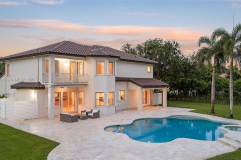 House in Davie, Florida 5 bedrooms, 398.09 sq.m. № 1766405 - photo 5