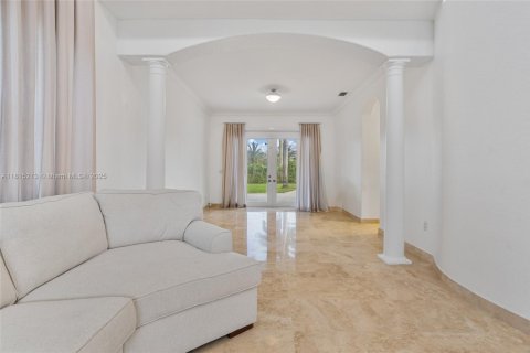 House in Davie, Florida 5 bedrooms, 398.09 sq.m. № 1766405 - photo 28