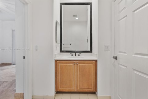 House in Davie, Florida 5 bedrooms, 398.09 sq.m. № 1766405 - photo 30