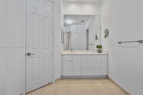 House in Davie, Florida 5 bedrooms, 398.09 sq.m. № 1766405 - photo 16