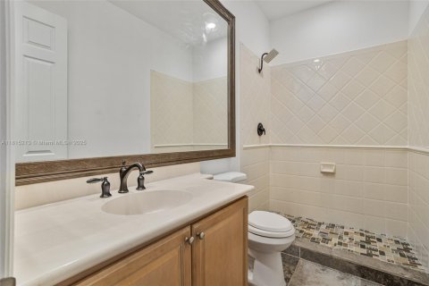 House in Davie, Florida 5 bedrooms, 398.09 sq.m. № 1766405 - photo 12