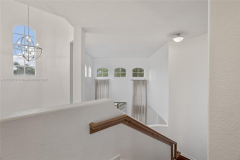 House in Davie, Florida 5 bedrooms, 398.09 sq.m. № 1766405 - photo 24