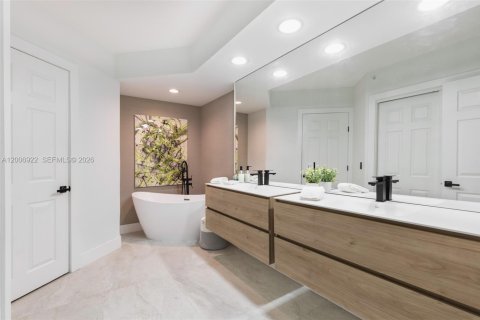 Copropriété à vendre à Aventura, Floride: 2 chambres, 149.57 m2 № 2170776 - photo 13