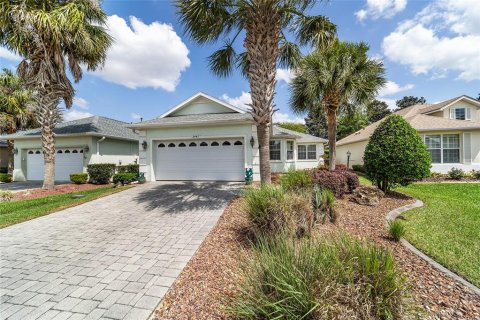 House in Ocala, Florida 2 bedrooms, 145.3 sq.m. № 1614686 - photo 1
