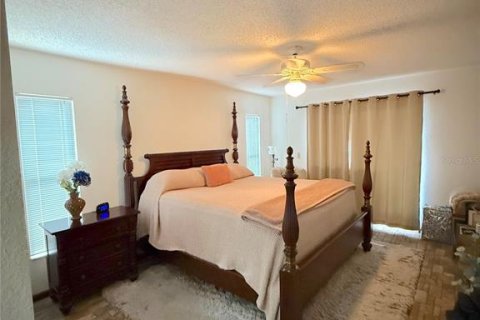 House in Spring Hill, Florida 3 bedrooms, 157.66 sq.m. № 2236229 - photo 10