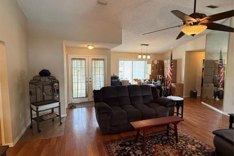 House in Spring Hill, Florida 3 bedrooms, 157.66 sq.m. № 2236229 - photo 3