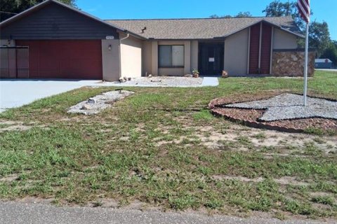 House in Spring Hill, Florida 3 bedrooms, 157.66 sq.m. № 2236229