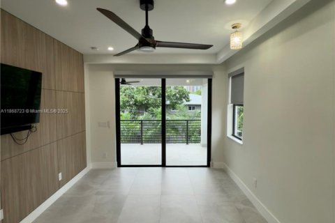 Townhouse in Fort Lauderdale, Florida 4 bedrooms, 216.09 sq.m. № 1897698 - photo 12