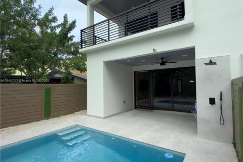 Townhouse in Fort Lauderdale, Florida 4 bedrooms, 216.09 sq.m. № 1897698 - photo 11