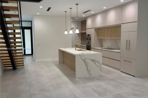 Townhouse in Fort Lauderdale, Florida 4 bedrooms, 216.09 sq.m. № 1897698 - photo 4