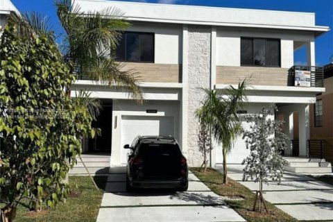 Townhouse in Fort Lauderdale, Florida 4 bedrooms, 216.09 sq.m. № 1897698 - photo 1