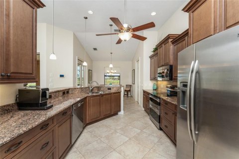 House in Punta Gorda, Florida 3 bedrooms, 168.52 sq.m. № 1734343 - photo 16