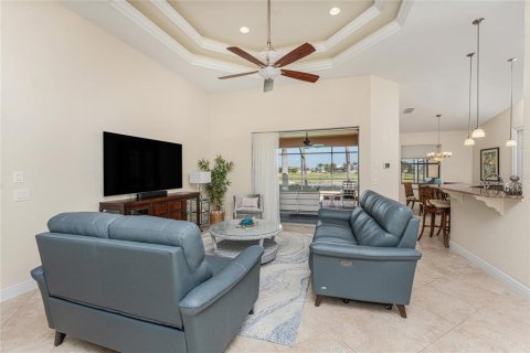 House in Punta Gorda, Florida 3 bedrooms, 168.52 sq.m. № 1734343 - photo 9