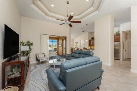 House in Punta Gorda, Florida 3 bedrooms, 168.52 sq.m. № 1734343 - photo 8