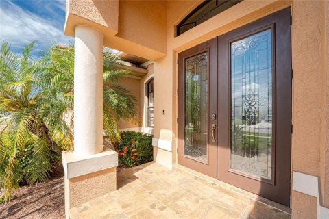 House in Punta Gorda, Florida 3 bedrooms, 168.52 sq.m. № 1734343 - photo 3