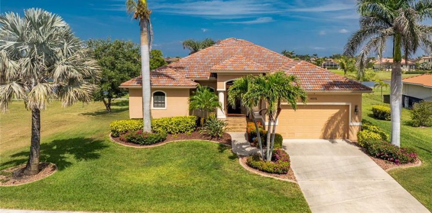 House in Punta Gorda, Florida 3 bedrooms, 168.52 sq.m. № 1734343