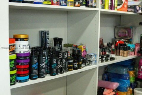 Immobilier commercial à vendre à Miami, Floride № 1946399 - photo 8