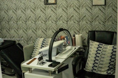 Immobilier commercial à vendre à Miami, Floride № 1946399 - photo 13