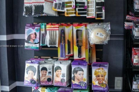 Immobilier commercial à vendre à Miami, Floride № 1946399 - photo 10