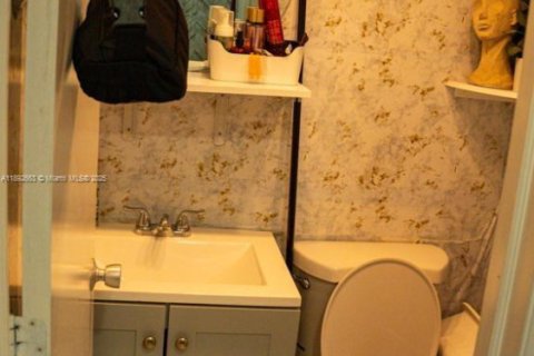 Immobilier commercial à vendre à Miami, Floride № 1946399 - photo 18