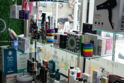 Immobilier commercial à vendre à Miami, Floride № 1946399 - photo 3