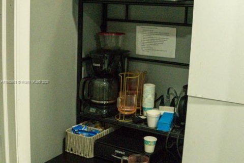 Immobilier commercial à vendre à Miami, Floride № 1946399 - photo 16