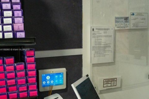 Immobilier commercial à vendre à Miami, Floride № 1946399 - photo 11