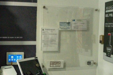 Immobilier commercial à vendre à Miami, Floride № 1946399 - photo 17