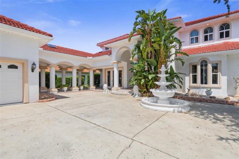 House in Palm Coast, Florida 3 bedrooms, 306.21 sq.m. № 1915978 - photo 7