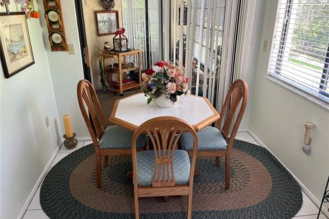 Condominio en venta en Weeki Wachee, Florida, 2 dormitorios, 108.05 m2 № 1800644 - foto 14
