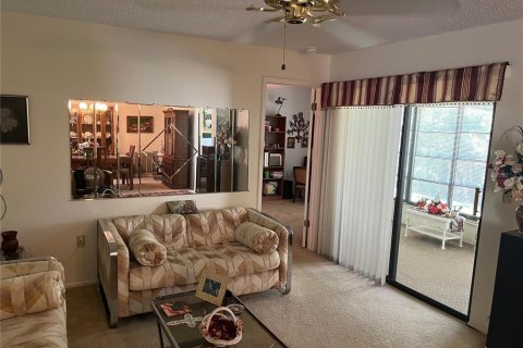 Condominio en venta en Weeki Wachee, Florida, 2 dormitorios, 108.05 m2 № 1800644 - foto 9