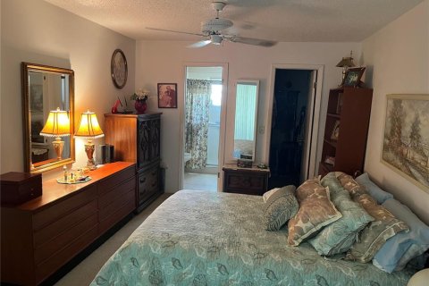 Condominio en venta en Weeki Wachee, Florida, 2 dormitorios, 108.05 m2 № 1800644 - foto 17