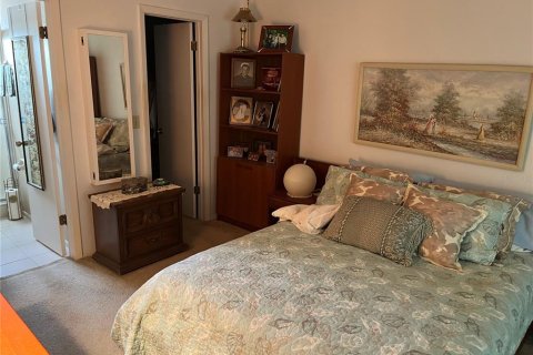 Condominio en venta en Weeki Wachee, Florida, 2 dormitorios, 108.05 m2 № 1800644 - foto 16