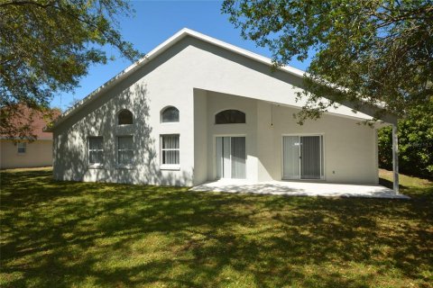 House in Palm Coast, Florida 3 bedrooms, 188.5 sq.m. № 1732706 - photo 2