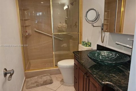 Copropriété à louer à Hallandale Beach, Floride: 2 chambres, 124.49 m2 № 1946490 - photo 12