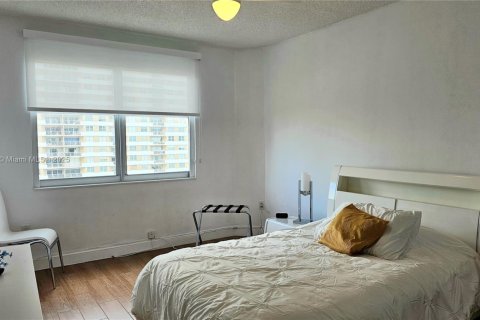 Copropriété à louer à Hallandale Beach, Floride: 2 chambres, 124.49 m2 № 1946490 - photo 9