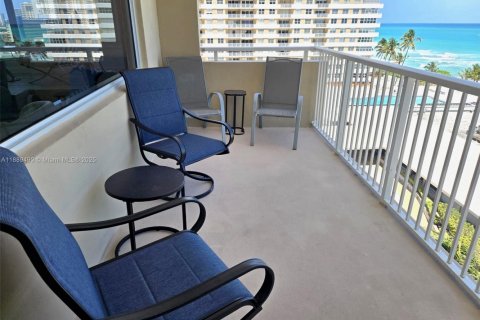 Copropriété à louer à Hallandale Beach, Floride: 2 chambres, 124.49 m2 № 1946490 - photo 25