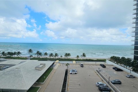 Copropriété à louer à Hallandale Beach, Floride: 2 chambres, 124.49 m2 № 1946490 - photo 26