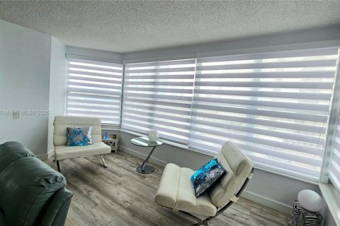 Copropriété à louer à Hallandale Beach, Floride: 2 chambres, 124.49 m2 № 1946490 - photo 21